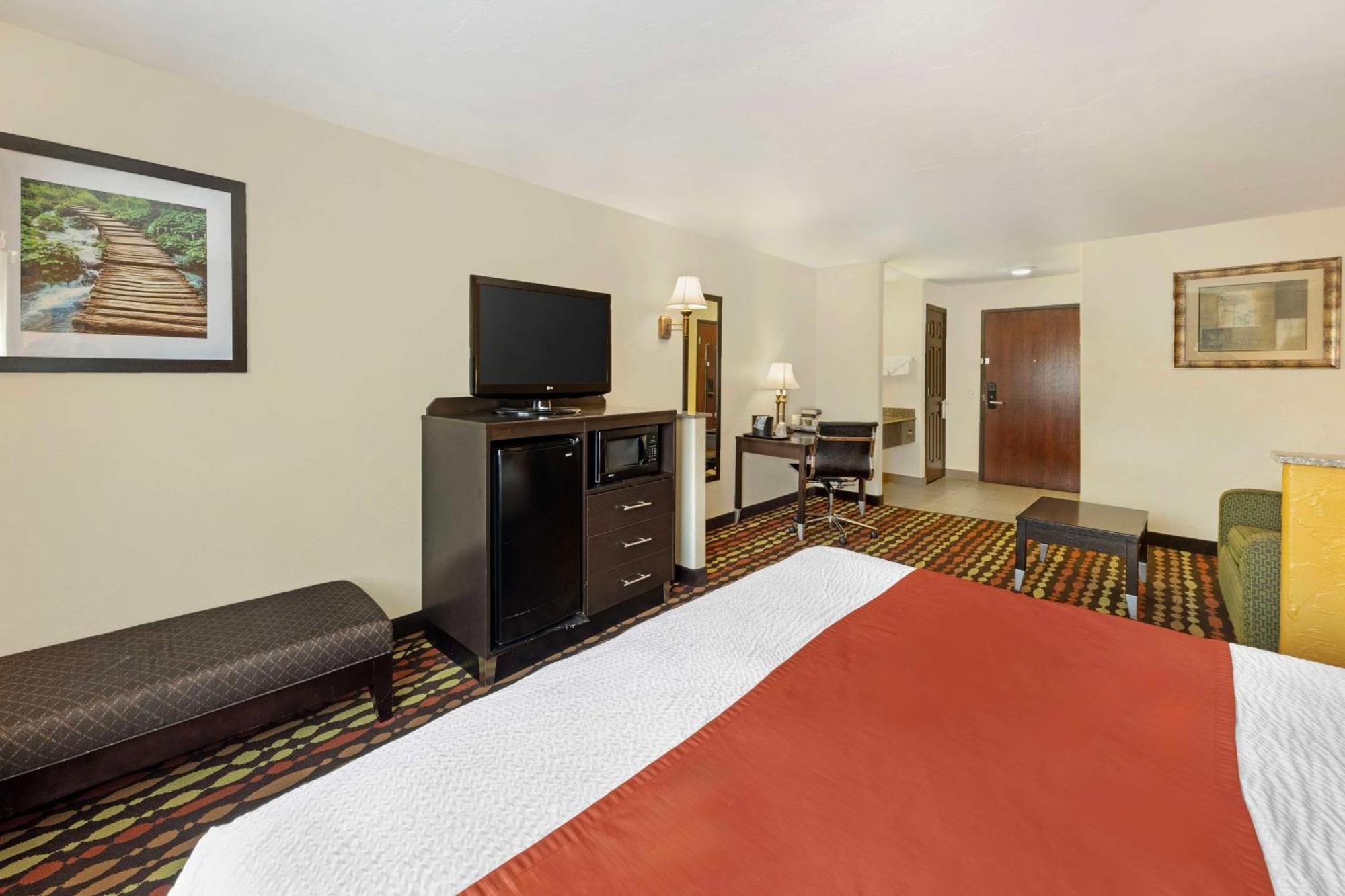 Best Western Greentree Inn & Suites Moore Ngoại thất bức ảnh