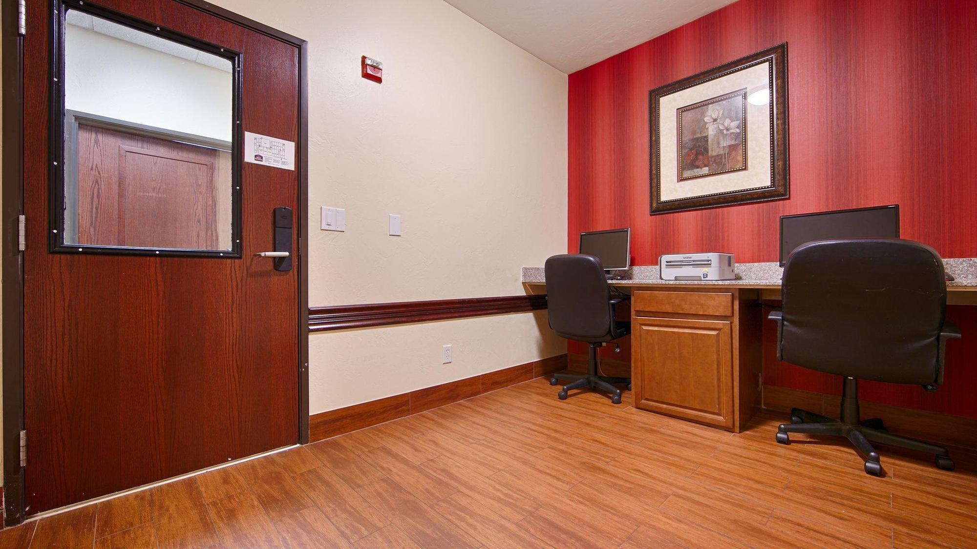 Best Western Greentree Inn & Suites Moore Ngoại thất bức ảnh